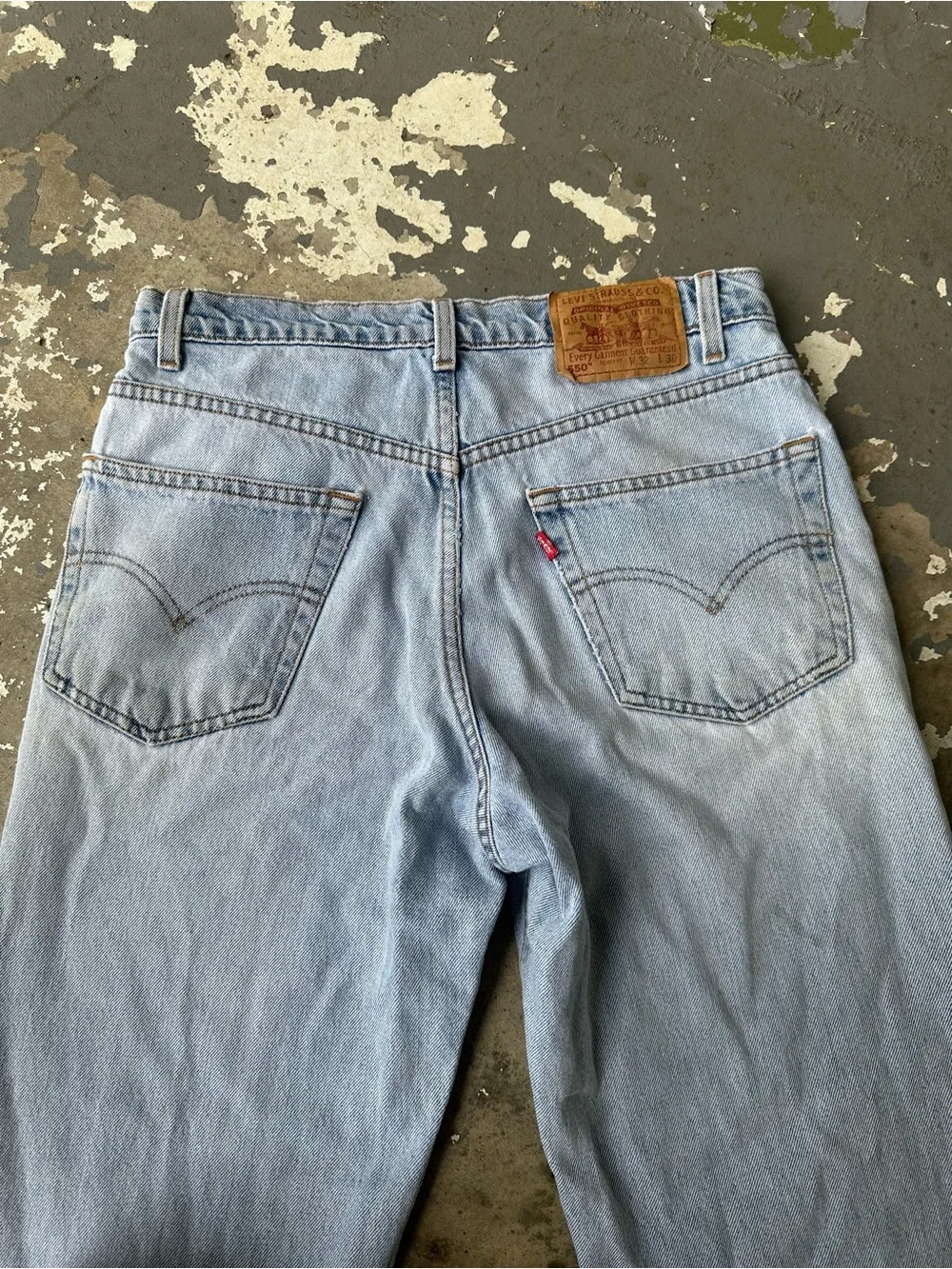 Vintage Levi’s Light Wash Men's Jeans - Classic Straight Fit - Picture 10 of 12